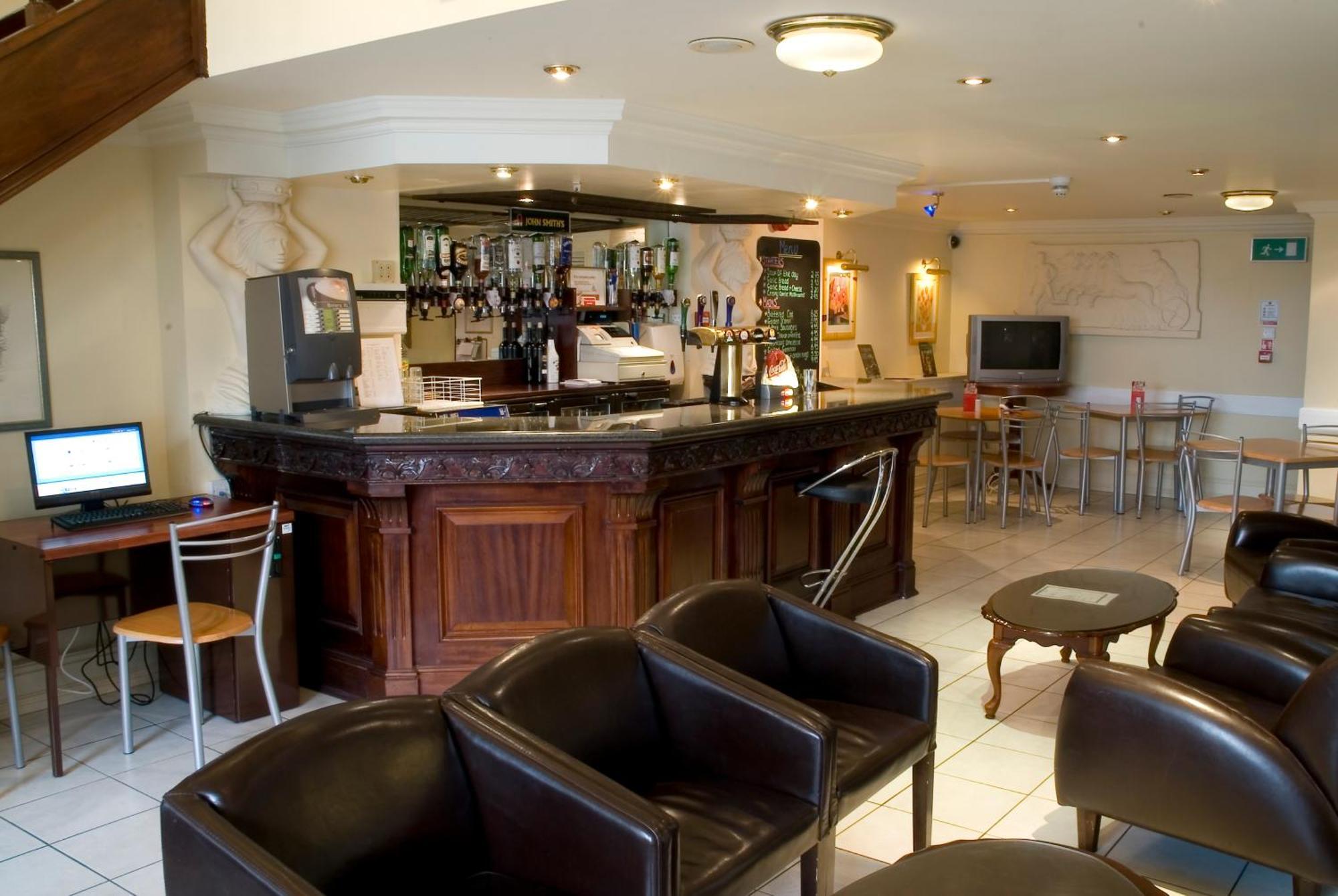 The Ashley Hotel Hale  Restaurace fotografie